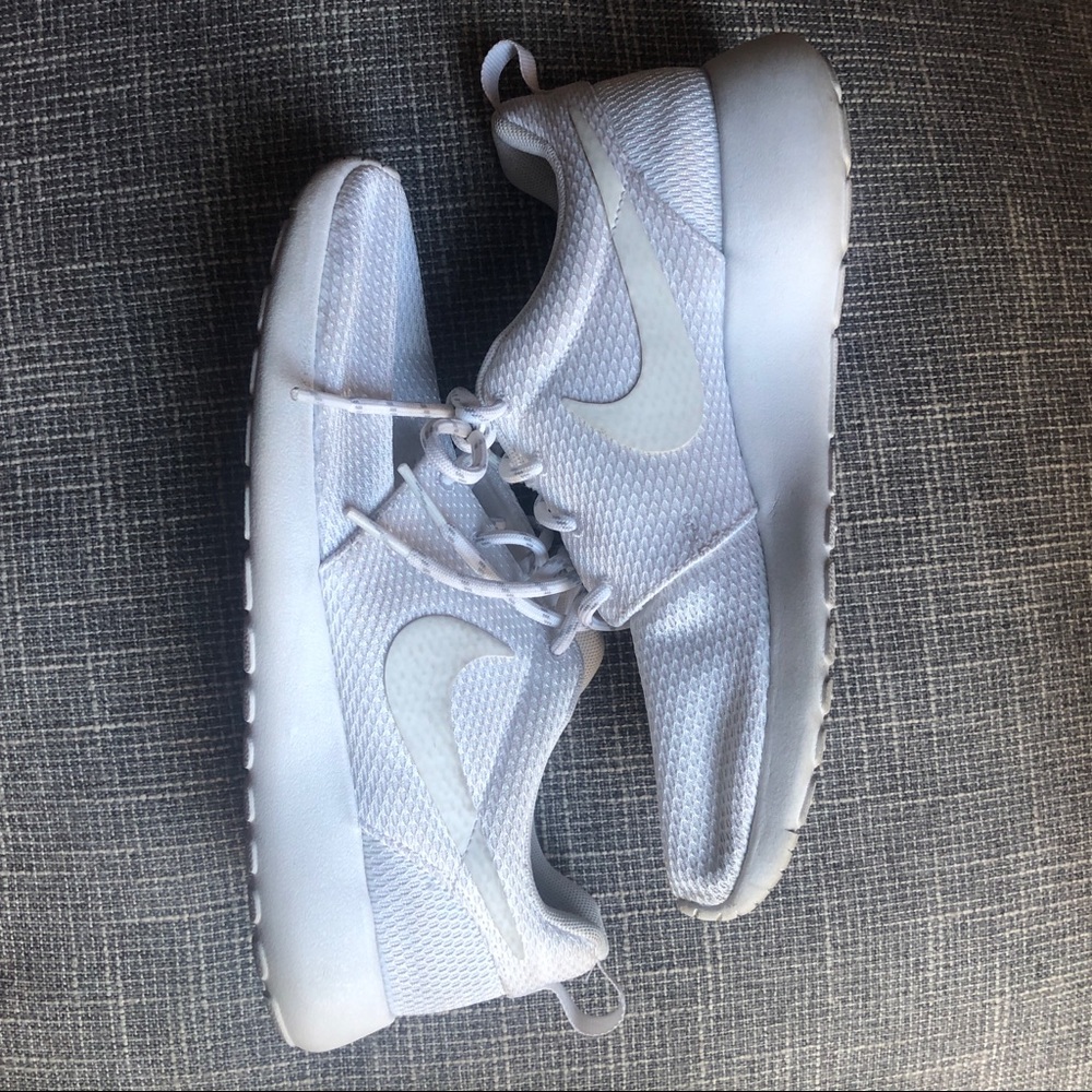 Nike White Roshe One